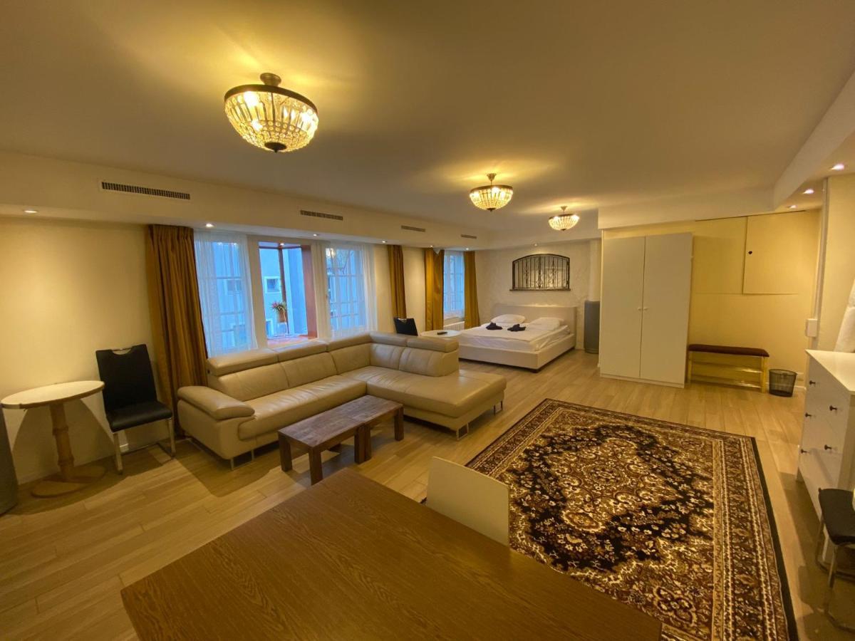Blick Auf Schwarzen Turm - Freihofapartments بروغ المظهر الخارجي الصورة